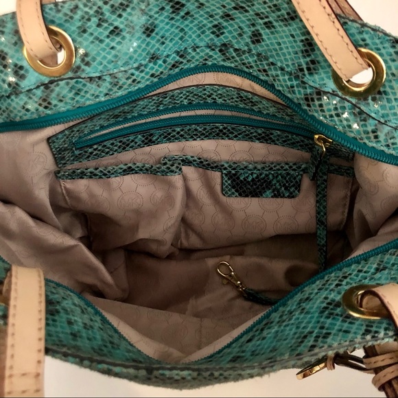 Michael Kors Jet Set python tote bag - Picture 10 of 13